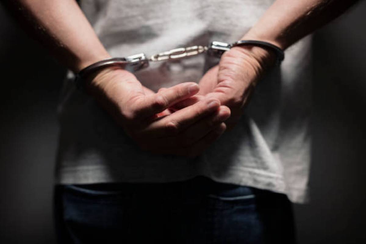 தெற்கு கடற்பரப்பில் பெரும் தொகை போதைப்பொருளுடன் ஐவர் கைது | Five Arrested With A Large Amount Of Drugs Colombo