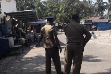 රාජ්‍ය අමාත්‍යවරයෙකුගේ නිවසට හදිසියේම පොලිස් ආරක්ෂාව යොදවයි..