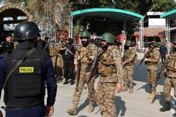 நாளை பொதுத்தேர்தல் இன்று குண்டுவெடிப்பு : பாகிஸ்தானில் பதற்றம்