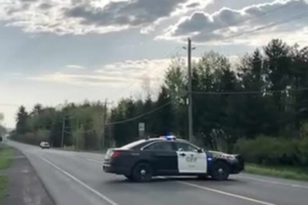 கனடாவில் பதற வைக்கும் துப்பாக்கி சூடு -காவல்துறை உயிரிழப்பு | Shocking Shooting In Canada Police Killed
