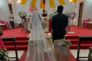 எனக்கா ரெட் கார்டு.. வெளியேற்றப்பட்ட நாளிலேயே காதலியை கரம்பிடித்த பிக்பாஸ் பிரபலம்!