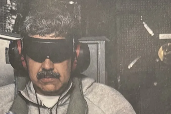 நீதிமன்றத்திற்கு அழைத்து செல்லப்பட்ட மதுரோ | Maduro Taken To Court