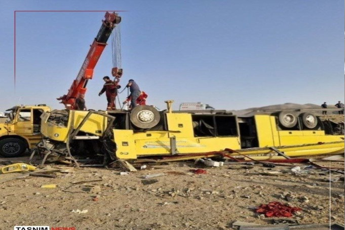 ஈரானில் பேருந்து கவிழ்ந்ததில்11 பேர் பலி் ; 24 பேர் காயம் | 11 Killed 24 Injured In Iran Bus Crash
