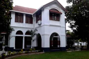 அண்ணனின் வீட்டை கேட்கும் தம்பி! (Video)