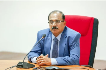 ආරක්ෂක නියෝජ්‍ය අමාත්‍ය අරුණ ජයසේකරත් ධූරයෙන් ඉවත් කරන්න - කුමාරට වගේම අරුණටත් විරෝධයක්