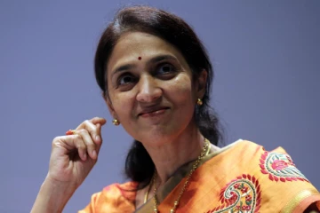 தேசிய பங்கு சந்தையை ஆட்டிப்படைத்த இமயமலை சாமியார் இவரா... போட்டுடைத்த சிபிஐ