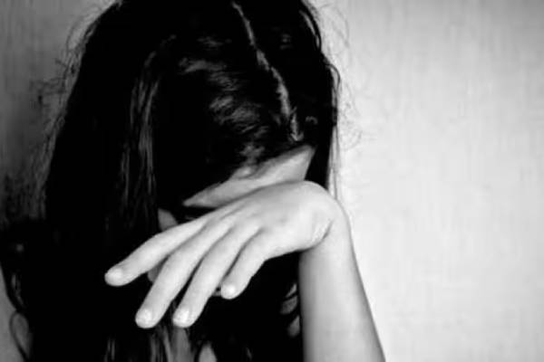 17 வயது தங்கையை பாலியல் வன்கொடுமை செய்த அண்ணன் - ஆபாச வீடியோவால் வெறிச்செயல்! - தமிழ்நாடு