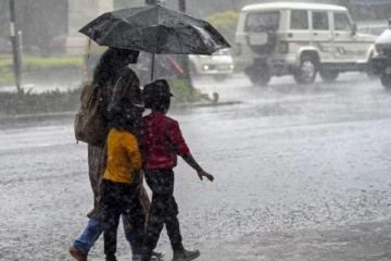 தமிழகத்தில் இன்று 5 மாவட்டங்களில் கனமழை பெய்யும்- வானிலை மையம் எச்சரிக்கை