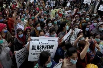 முஸ்லிம் மதத்தை இழிவுபடுத்திய நபர்: பொலிஸார் நிலையத்தை சூறையாடிய மக்கள்!