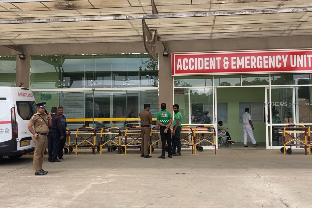 கசிப்பு உற்பத்தியை சுற்றிவளைக்கச் சென்ற பொலிஸாருக்கு குளவி கொட்டு | Police Illicit Liquor Operation Attacked Hornets