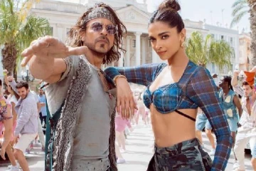 அசுர வேக வசூல் வேட்டையில் ஷாருக்கானின் பதான் திரைப்படம்- 5 நாளில் இத்தனை கோடி வசூலா?