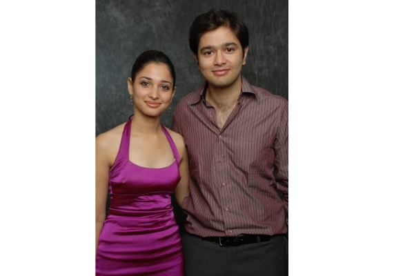 நடிகை தமன்னாவின் அண்ணனை பார்த்துள்ளீர்களா.. இருவரும் இணைத்திருக்கும் புகைப்படம் | Tamanna Brother Picture