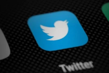 மேலும் ட்விட்டர் நிறுவனத்தில் ஆட்குறைப்பு நடவடிக்கை
