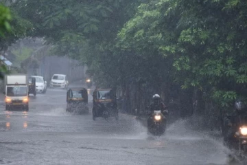 இந்தா ஸ்டார்ட் ஆகிருச்சுல்ல.. இனி வெளுக்கப் போகும் கனமழை - எச்சரிக்கை!