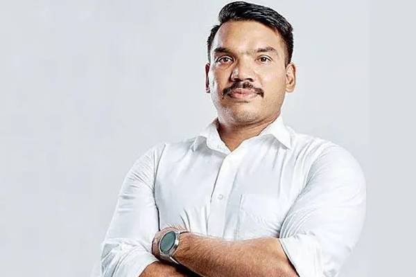 மகிந்த - நாமல் மற்றும் ஷிரந்திக்கு எதிராக முறைப்பாடு..! | Namal Rajapaksa Shiranthi Rajapaksa