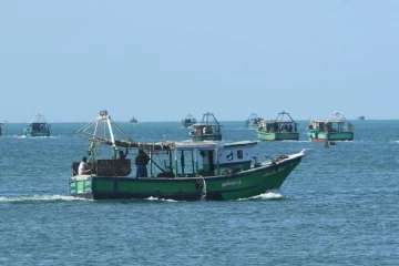சட்டவிரோத கடற்றொழிலில் ஈடுபட வேண்டாம்: வெற்றிலைக்கேணி கடற்படை அதிகாரி அறிவுறுத்தல்