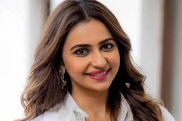 14 மணிநேர தண்ணீருக்கு அடியில் நடிகை ரகுல் ப்ரீத் சிங் செய்த வேலை- ஆச்சரியப்படும் ரசிகர்கள்