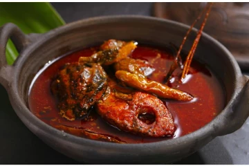 நோய் எதிர்ப்பு சக்தியை தூண்டும் மீன் குழம்பு!  முள்ளும் கம்மி, சுவையும் பிரமாதம்... ருசியாக செய்வது எப்படி?