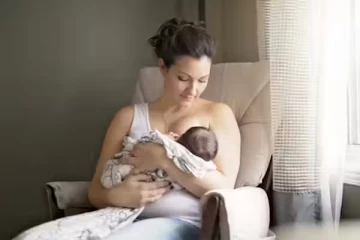 உங்கள் குழந்தைக்கு எவ்வளவு காலம் தாய்ப்பால் கொடுக்க வேண்டும் தெரியுமா?