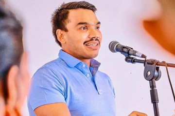 தமிழ் இளைஞன் வேட்டியையும் சிங்கள இளைஞன் சாரத்தையும் அணிய வெட்கப்படக் கூடாது; நாமல்