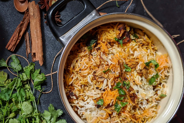 வீடே மணமணக்கும் காளான் பிரியாணி! இப்படி ஒரு முறை செய்து சாப்பிடுங்க | Mushroom Biryani Recipe