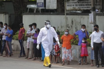 சுற்றுலா பயணத்தில் ஈடுபட்ட 16 பேருக்கு கொரோனா தொற்று