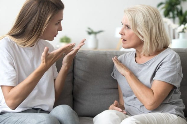 அடிக்கடி சண்டை போடும் மாமியாரை  ஈசியாக சமாளிப்பது எப்படி? இதோ சில டிப்ஸ் | Some Tips To Face Mother In Law