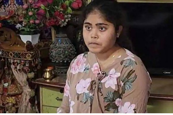 கழுத்தில் கத்தியை வைத்து வீட்டில் நுழைந்த திருடர்கள் - துணிச்சலுடன் எதிர்த்துப் போராடிய சிங்கபெண் - குவியும் பாராட்டு - தமிழ்நாடு