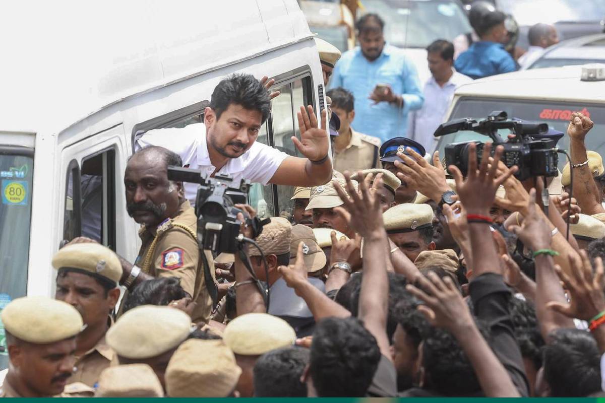 ஒரு மணி நேரத்திற்கும் மேலாக நடைபெற்ற விசாரணை - உதயநிதி ஸ்டாலினுக்கு பிணையில் செல்ல அனுமதி.. | Udhayanidhi Stalin Arrest ஒரு மணி நேரத்திற்கும் மேலாக நடைபெற்ற விசாரணை - உதயநிதி ஸ்டாலினுக்கு பிணையில் செல்ல அனுமதி.. | Udhayanidhi Stalin Arrest
