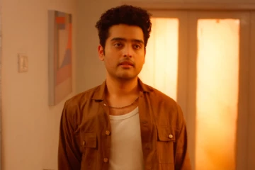 ஹாரிஸ் ஜெயராஜ் மகன் சாமுவேல் நிக்கோலஸ் இசையமைத்த 'ஐயையோ' பாடல்.. வீடியோ இதோ