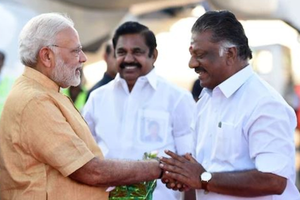 பிரதமருடன் ஓ.பி.எஸ். - இ.பி.எஸ். சந்திப்பு! | Ops Eps Meet Prime Minister In Delhi