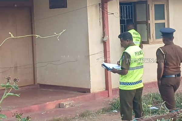 ஆசிரியர் விபரீத முடிவு; தமிழர் பகுதியில் பரபரப்பு | Teacher Found Dead In Hostel Kilinochchi