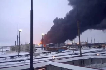 ரஷ்யாவிற்கு பேரிழப்பு : எண்ணை சுத்திகரிப்பு நிலையங்கள் மீது உக்ரைன் அதிரடி தாக்குதல்