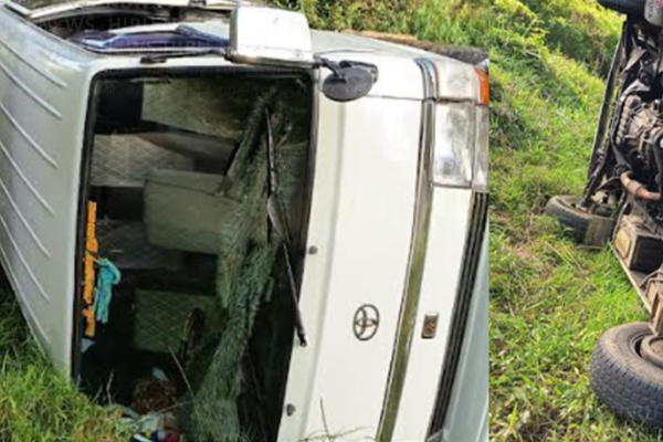 சாரதியின் தூக்கத்தால் ஏற்பட்ட விபரீதம்; நூலிழையில் உயிர் தப்பிய 8 பேர் | Driver S Sleepiness Accident 8 People Survive சாரதியின் தூக்கத்தால் ஏற்பட்ட விபரீதம்; நூலிழையில் உயிர் தப்பிய 8 பேர் | Driver S Sleepiness Accident 8 People Survive