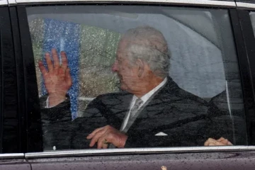 சிகிச்சைக்காக மீண்டும் லண்டன் திரும்பினார் மன்னர் சார்லஸ்...