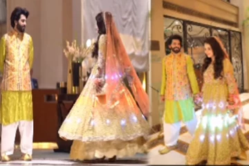 Viral Video: திருமண உடையில் LED லைட்டுகளால் அலங்கரித்த மணப்பெண்
