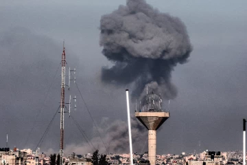 காசா ரஃபா நகரத்தின் மீது இஸ்ரேல் கொடூரத் தாக்குதல்