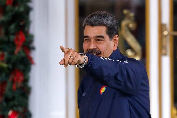 களமிறக்கப்பட்ட B-52 அணு குண்டுவீச்சு விமானம்... பயணிகள் விமானங்களுக்கு அமெரிக்கா எச்சரிக்கை | Us Issues Notam Warning களமிறக்கப்பட்ட B-52 அணு குண்டுவீச்சு விமானம்... பயணிகள் விமானங்களுக்கு அமெரிக்கா எச்சரிக்கை | Us Issues Notam Warning