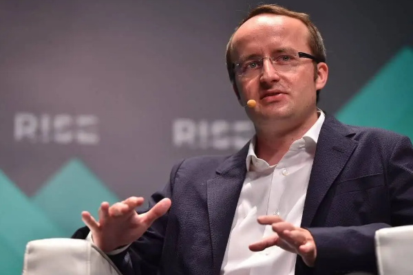 2 எழுத்துக்காக ரூ.634 கோடி செலவிட்ட தொழிலதிபர் - என்ன திட்டம்? | Crypto Com Ceo Bought Ai Com For 70 Millions Usd