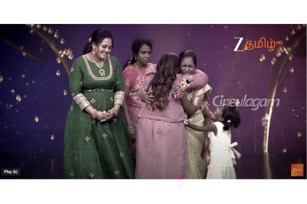 அஞ்சு வண்ணப் பூவே, சரிகமப மேடையில் மறைந்த கணவர் பற்றி கதறி அழுத பவித்ரா... எமோஷ்னலான அரங்கம் | Saregamapa Seniors Season 5 Dedication Round