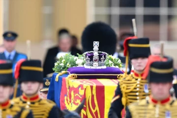 மன்னராட்சி முடிவுக்குக் கொண்டுவரப்படவேண்டும்: பிரித்தானிய ஆட்சியின் கீழிருக்கும் நாடுகளில் பரவும் கருத்து