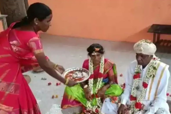 ’’வாலிபங்கள் ஓடும் வயதாகக்கூடும் ஆனாலும் அன்பு மாறாதது ‘’ -  65 வயதில் காதலியை கரம்பிடித்த காதலன் | Karnataka 65 Year Old Married After 30 Years