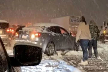 அமெரிக்காவில் உள்ள மாகாணம் ஒன்றை தாக்கிய சக்திவாய்ந்த பனிப்புயல்! 16 பேர் உயிரிழப்பு