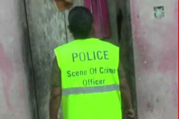 தமிழர் பகுதியொன்றில் முற்றுகையிடப்பட்ட வீடு ; சோதனையில் சிக்கிய பொருட்களால் அதிர்ச்சி | House Raided In A Tamil Area தமிழர் பகுதியொன்றில் முற்றுகையிடப்பட்ட வீடு ; சோதனையில் சிக்கிய பொருட்களால் அதிர்ச்சி | House Raided In A Tamil Area