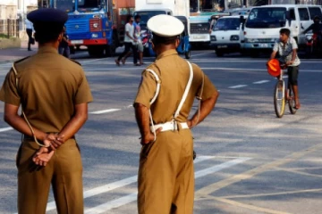 முச்சக்கரவண்டியில் கடத்திச் சென்று கொள்ளை