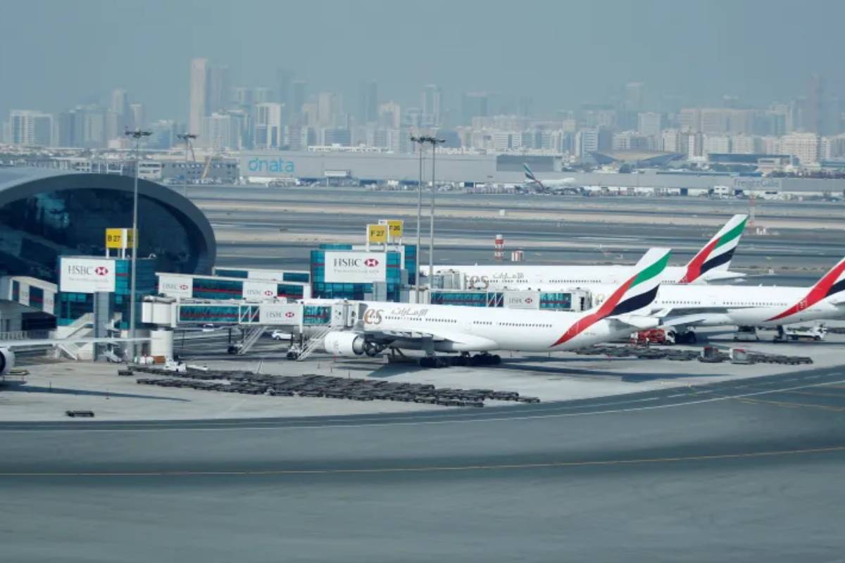 சர்வதேசத்தில் ஏற்பட்ட பெரும் பயண குழப்பம்! பரபரப்புக்கு மத்தியில்149 பயணிகளுடன் வந்திறங்கிய விமானம் | Uae Limited Flights Amid Travel Across Middle East