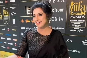 ஹிந்தியில் பேசணுமா.. என்னை எதுக்கு கூப்டீங்க! -விருது விழாவில் டென்ஷன் ஆன நடிகை மீனா