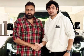 OG திரைப்படத்தின் மாபெரும் வெற்றி.. இயக்குநருக்கு சொகுசு கார் பரிசு கொடுத்த பவன் கல்யாண்