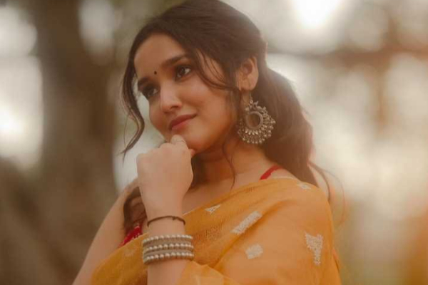 20 வயது அனிகா சுரேந்திரன்-ஆ இது!! இப்படி ஆளே மாறிட்டாங்க.. | Actress Anikha Surendran Recent Photoshoot Post