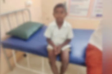 சிறுநீர் கழிக்க அனுமதிக்கல - மாணவனை கொடுமைப்படுத்திய ஆசிரியர்!